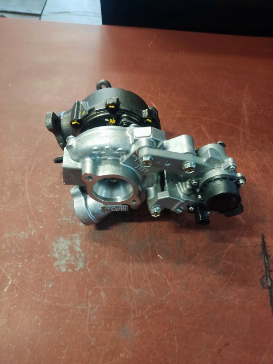 фото №14, Турбонагнітач toyota land cruiser v8 17201-51030 нова