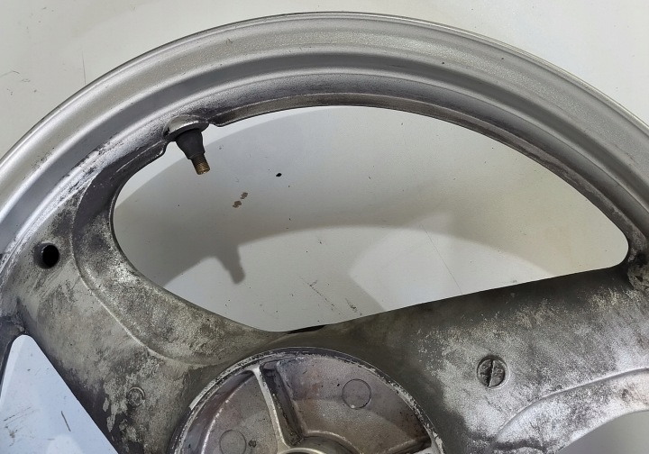 фото №8, Диск зад 17" x 2.75" honda varadero 125 01-06r