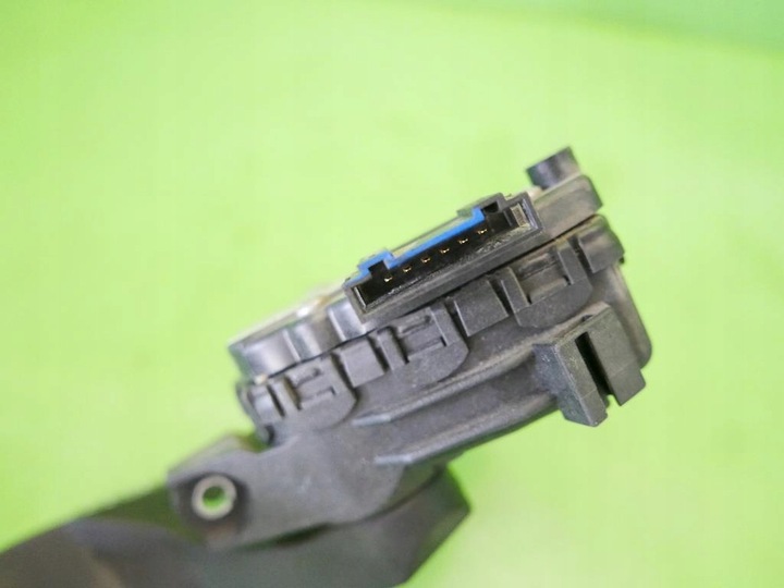 фото №7, Педаль газа потенциометр audi a4 b7 2.0 tdi 04-08