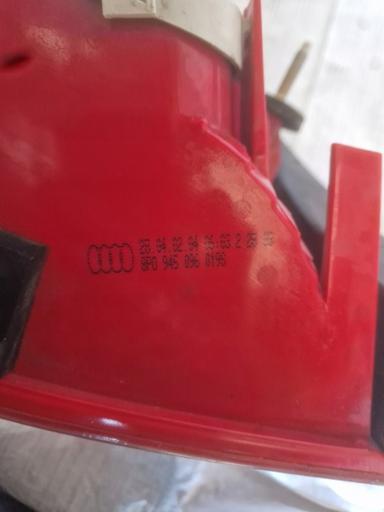 фото №12, Audi a3 8p фара задняя зад правая вкладка 8p0945096