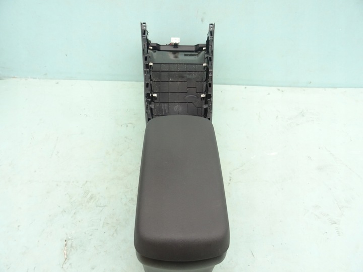 фото №12, Подлокотник туннель hyundai kona 84620-dd000