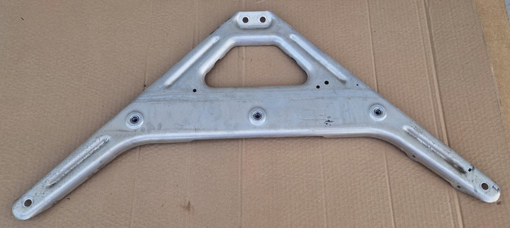 фото №1, Кронштейн kielichów touareg iii audi q7 q8 4m0806303 ідеал