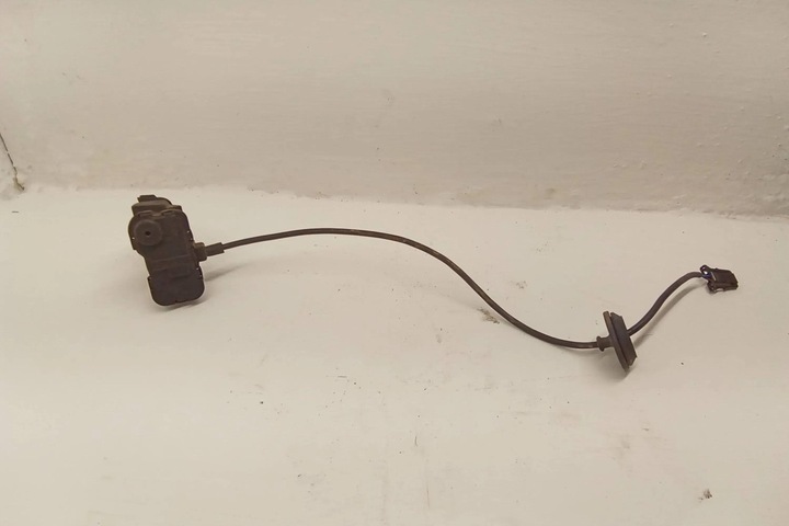 фото №3, Моторчик крышки заливка топлива vw beetle cabrio 5c7, 5c8 5c5810773b 1.97l