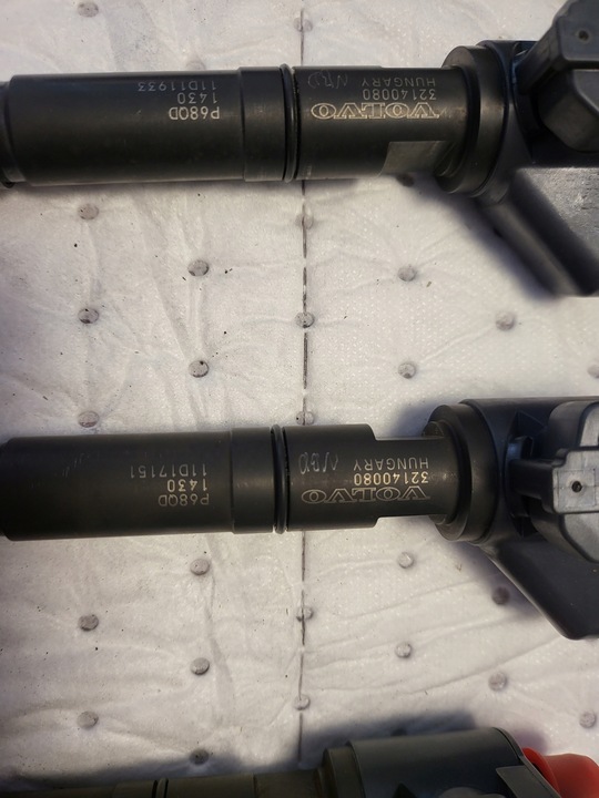 фото №4, Інжектор форсунка 32140080 volvo комплект