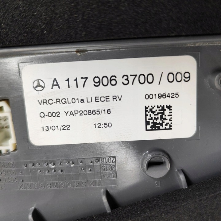 фото №8, Mercedes-benz cla c117 x117 w117 2016 левая сторона лампа задняя