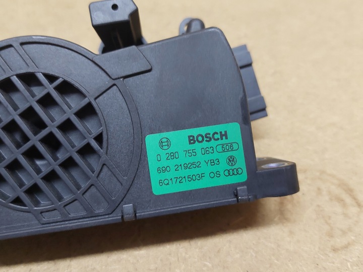 фото №3, Педаль газа 6q1721503f fabia i 06r 1.2 6v bmd