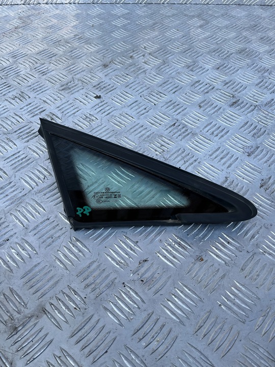 фото №1, Скло кузовна перед права vw golf viii 19- 2023