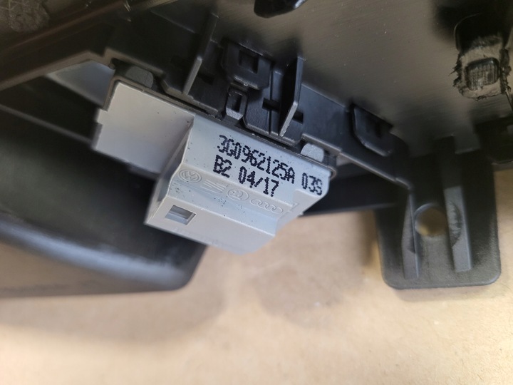 фото №13, Dekor ручка двері лівий перед планка ambiente led vw passat b8 3g оригінальний номер європа