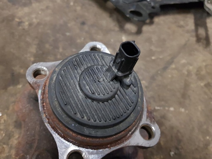 фото №4, Avensis t29 sedan 1.8 ступиця зад задня