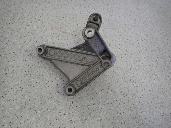 фото №6, Nissan note e11 06-11 1.5 dci кронштейн коробки кпп / коробка передач