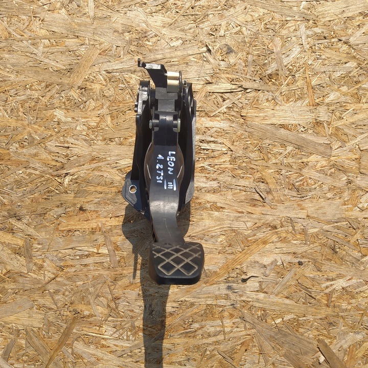 фото №1, Seat leon iii golf vii педаль сцепления 1.2 tsi 5q1721059cl