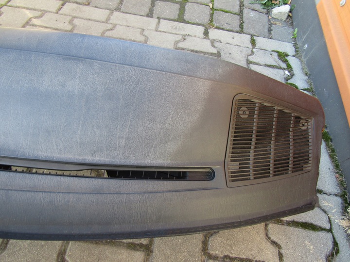 фото №13, 7 mercedes w201 190 панель роздавальна капот консоль чорна з бардачок