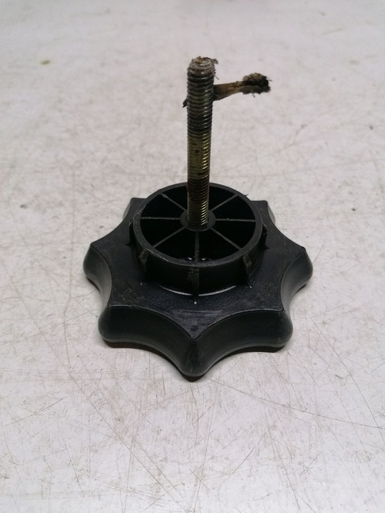 фото №1, Винт крепление колёса запасного vw golf iv