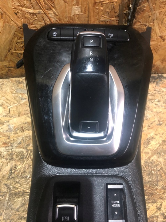 фото №12, Салон сидіння диван обшивки пластики opel corsa f