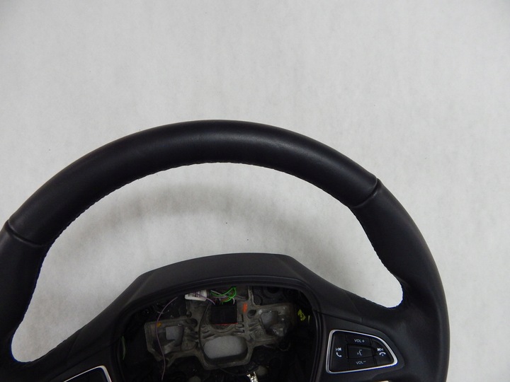 фото №5, Ford c-max mk2 рестайлинг - руль кожа tempmat ory