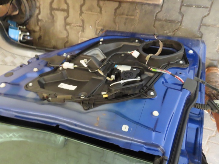 фото №9, Mazda cx7 двері правий зад 34j