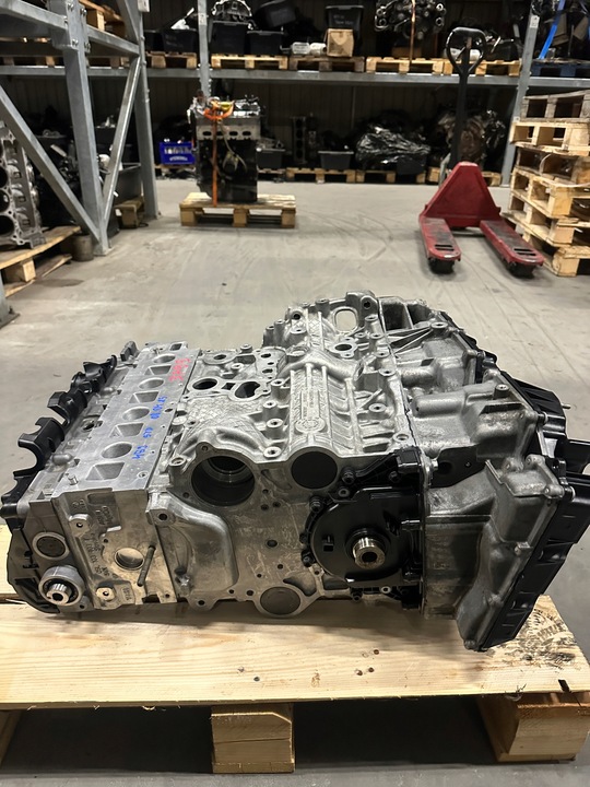 фото №1, Двигун bez обладнання a6 a7 q5 2.0 tdi dfb dfba