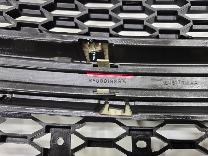 фото №11, Центральна решітка бампера do dodge journey 11- перед oem 68080192aa