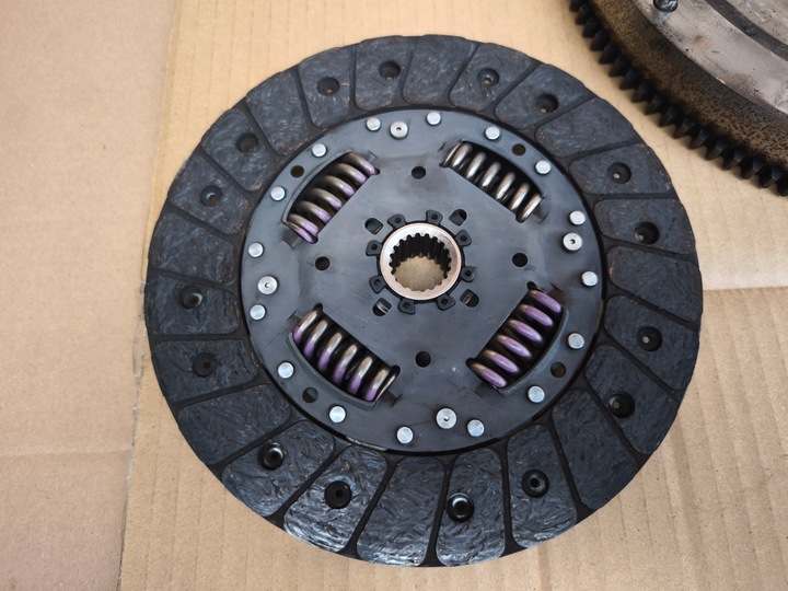 фото №8, Mazda2 2 dj 1.5i 1.5 skyactiv-g p5 зчеплення диск притиск колесо маховики