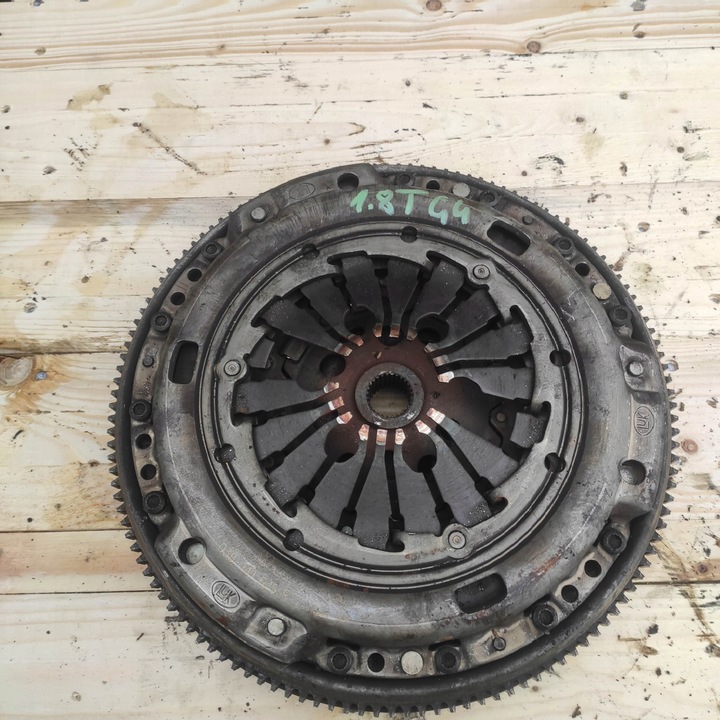 фото №1, Сцепление колесо прижим 1.8t golf iv bora octavia i leon i a3 8l 038141025p