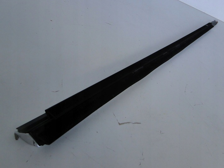 фото №6, Mercedes e клас 238 c/a планка двері права amg