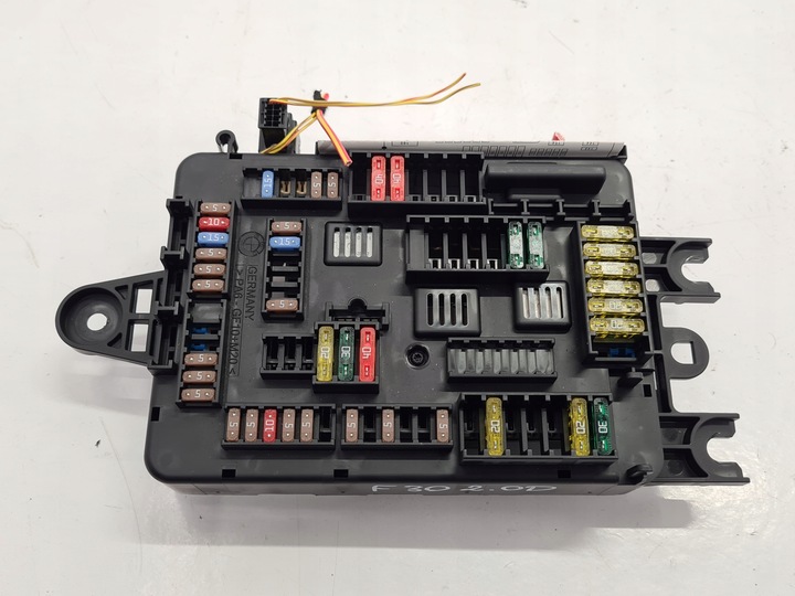 фото №1, Bmw f30 коробка предохранителей 9261111