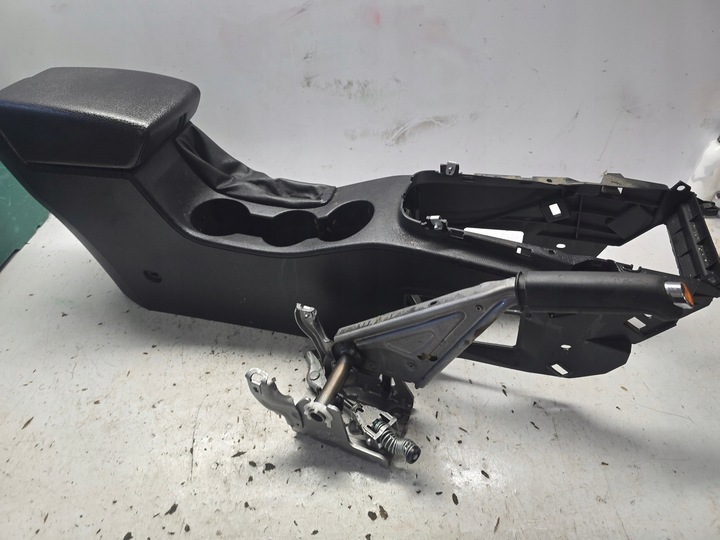 фото №6, Opel astra j подлокотник туннель механический ручной оригинал европа