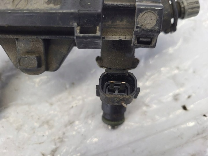 фото №8, Паливна рейка  форсунка 036133319ca skoda roomster 5j 1.6 16v bts
