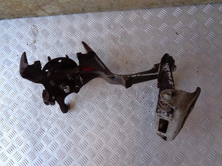 фото №9, Поворотный кулак ступица рычаг левый перед camaro iv 92-