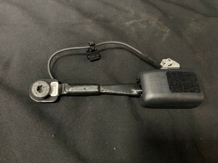 фото №3, Tesla модель 3 y клипса гнездо ремня 1090323-01-d