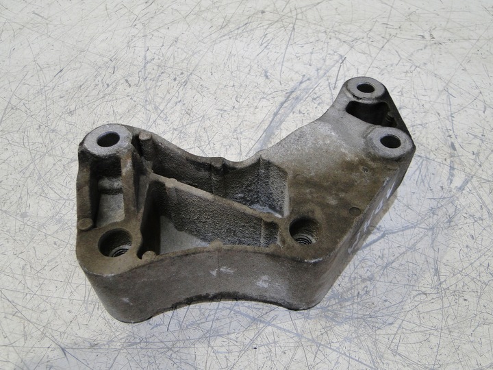 фото №9, Opel adam 1.4b лапи крепление коробки 13185906