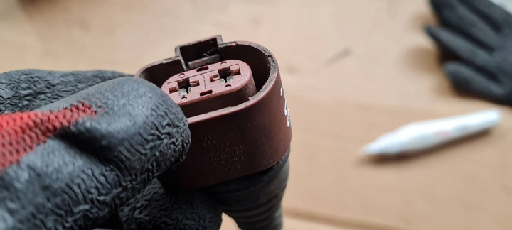 фото №5, A6 c6 рестайлінг штекер роз'єм затискач зад 3b0973752a