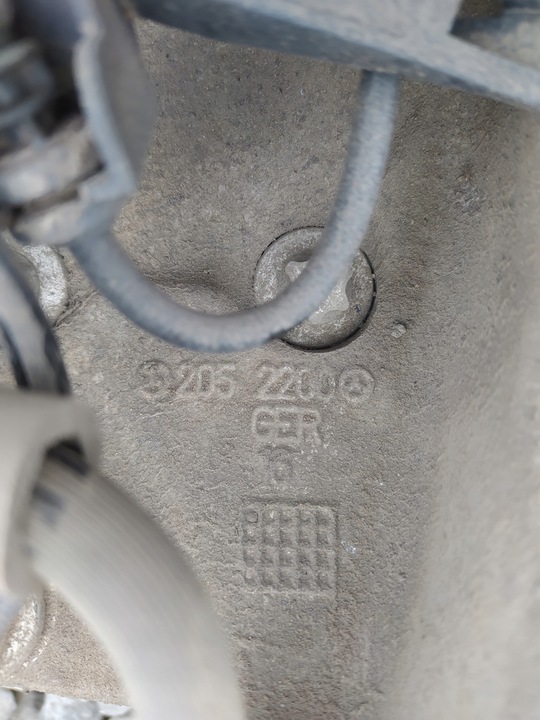 фото №5, Mercedes c w205 1.6 cdi macpherson поворотный кулак рычаг правая 2052200