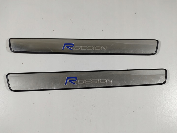 фото №1, Volvo xc60 2.0 d4 14r- планка накладка порога 31391249