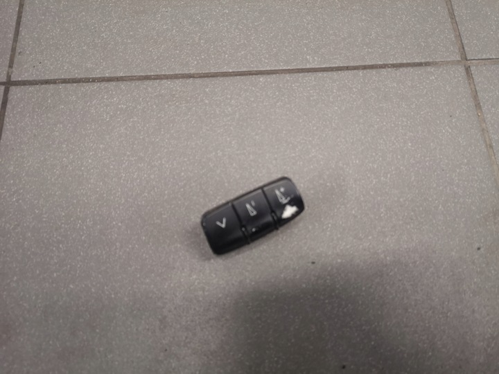 фото №1, Переключатель мультифункций audi a6 c5 4b0951527j