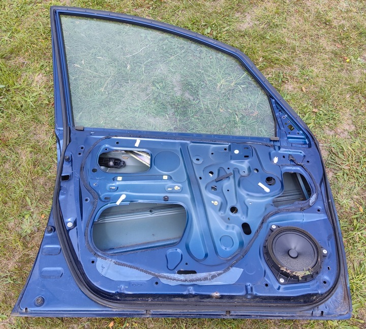 фото №3, Дверь передние перед lew corolla verso 1 i 2001-2004 kol. 8p4