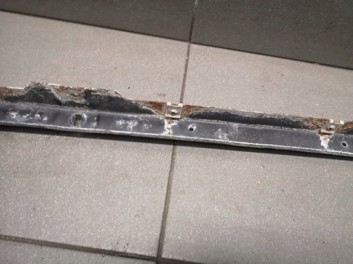 фото №6, Ползун бампера зад audi a3 8l 8l0807949d