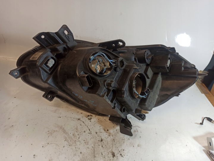 фото №8, Renault clio iii фара правое перед 820024-4906 89900160 8200865318