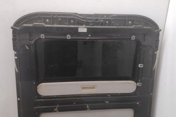 фото №12, Люк audi a6 4f2, c6 4f5877041b 3.0l бензин 160kw 2006