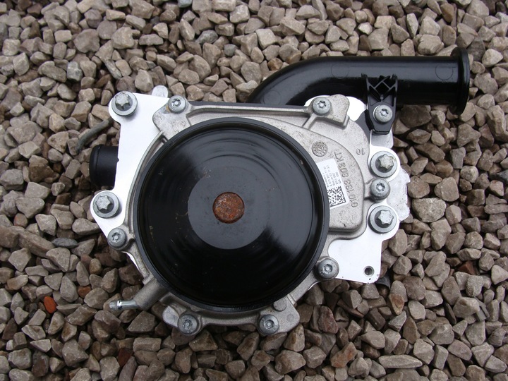 фото №1, Насос води sprinter vito 2.2 cdi a6512007701 нова