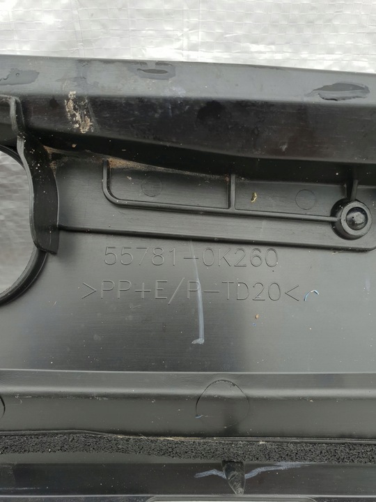 фото №12, Toyota hilux viii 15-19 панель під лобовим склом європа 55781-0k260