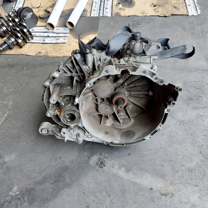 фото №7, Volvo v40 ii d4 2,0d 2014 коробка передач коробки передач механическая код fu1r 7002 aea t1gh4