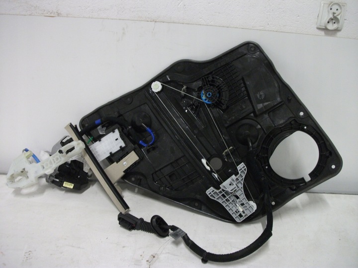 фото №1, Подъемник стекла замок дверь правый зад kia stinger