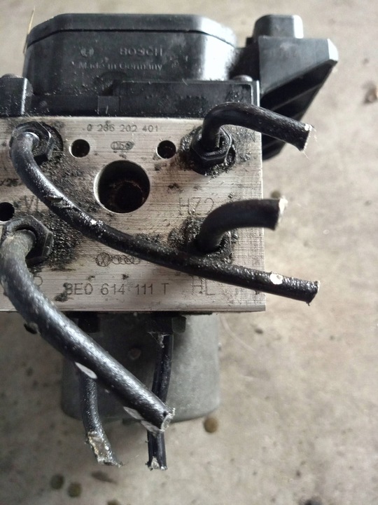 фото №9, Audi a8 s8 d2 4d 2000 насос abs 0265202401 8e0614111