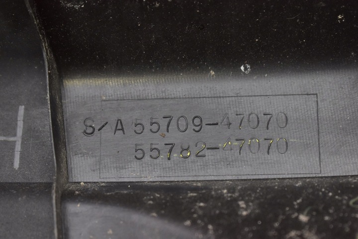 фото №12, Панель під лобовим склом eu 55709-47070 55708-47080 toyota prius 2 ii xw20 03-11