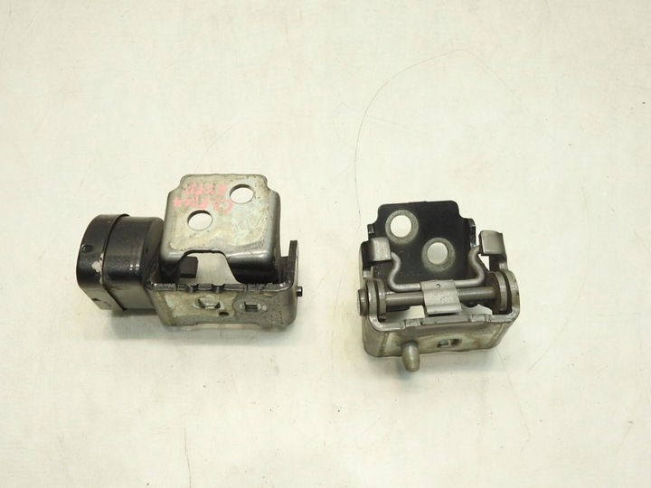 фото №3, Петля петли дверь правые зад корпус поддона citroen c3 picasso