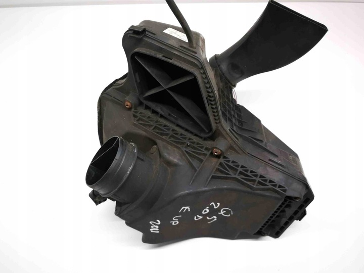 фото №9, Корпус фильтра воздуха audi q5 8r 8k0133843e 2.0l дизель 100kw 2010