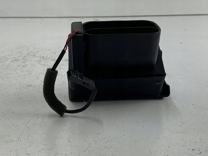 фото №8, Audi a4 b5 решётка воздуховод левая перед