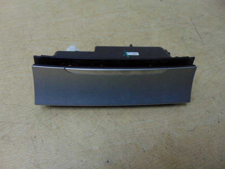 фото №6, Попільничка vw passat cc 3c0863284g