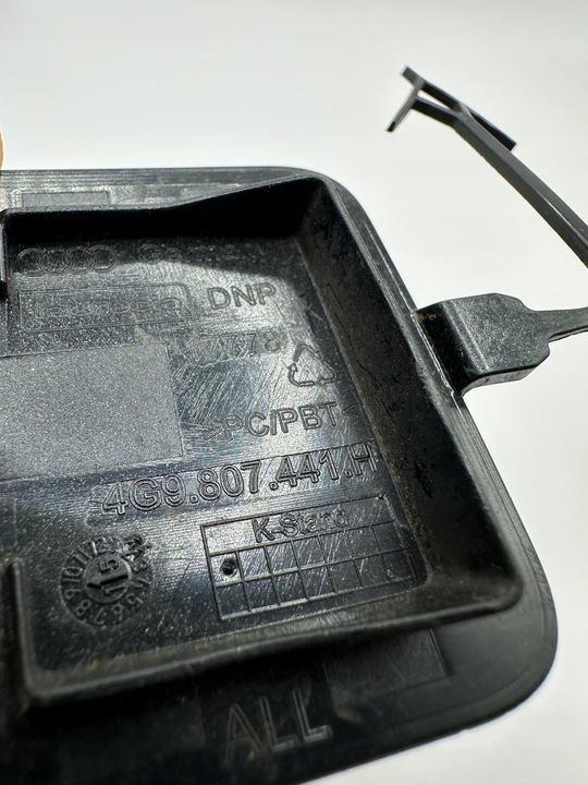 фото №3, Audi a6 c7 allroad заглушка фаркоп бампера зад 4g9807441h